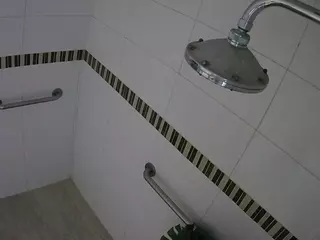 voyeurcam-jb-xfollow-shower's Live Sex Cam Show