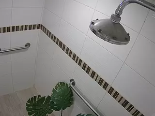 voyeurcam-jb-xfollow-shower's Live Sex Cam Show