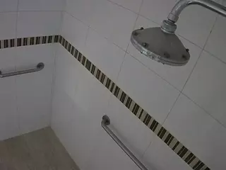 voyeurcam-jb-xfollow-shower's Live Sex Cam Show