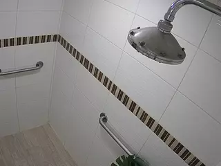 voyeurcam-jb-xfollow-shower's Live Sex Cam Show