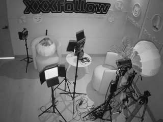 voyeurcam-jb-xfollow