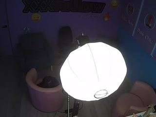 voyeurcam-jb-xfollow, female webcam model,  years old, on live webcam