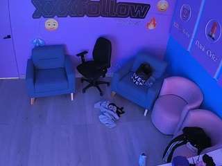 voyeurcam-jb-xfollow