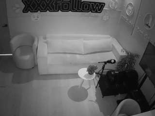 This model is live right now. voyeurcam-jb-xfollow