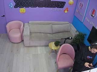 Este modelo está ao vivo agora. voyeurcam-jb-xfollow