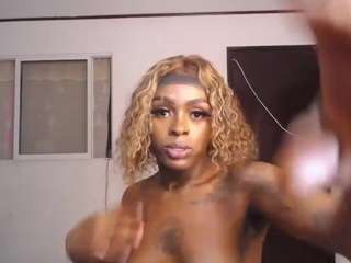 kelsey-rossalia Live Webcam on CamSoda