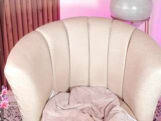 Kenay fox live cam