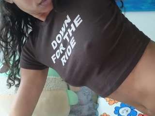 pizzababe22 live webcam show