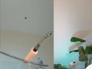 shynieblush's CamSoda show and profile