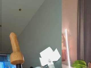 Kira live webcam show