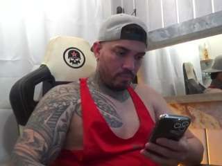 angellatino Live Webcam on CamSoda