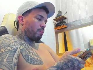 angellatino Live Webcam on CamSoda