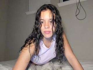  creamyricanfountain chat room