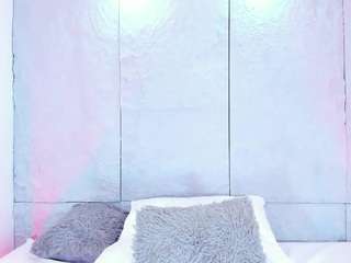 miacollson Live Webcam on CamSoda