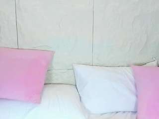 miacollson's CamSoda show and profile