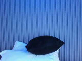 miacollson's CamSoda show and profile