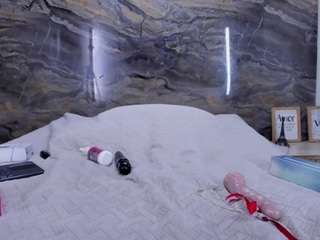 Ariana live webcam show