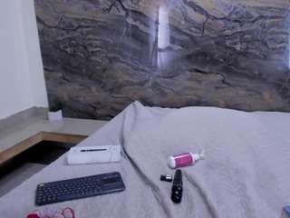 Ariana live webcam show