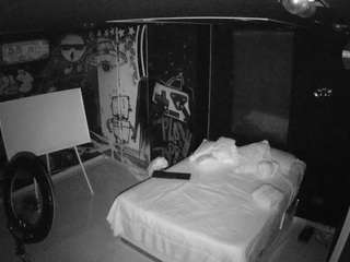 voyeurcam-casa-salsa-disturbed