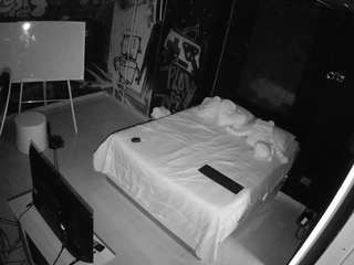 voyeurcam-casa-salsa-disturbed