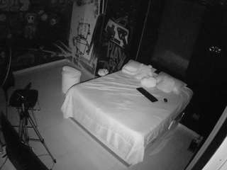 voyeurcam-casa-salsa-disturbed