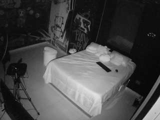 voyeurcam-casa-salsa-disturbed