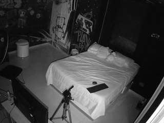 voyeurcam-casa-salsa-disturbed