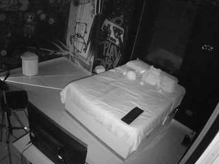 voyeurcam-casa-salsa-disturbed