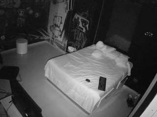 voyeurcam-casa-salsa-disturbed