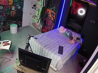 voyeurcam-casa-salsa-disturbed camsoda