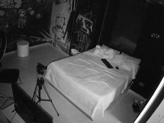voyeurcam-casa-salsa-disturbed