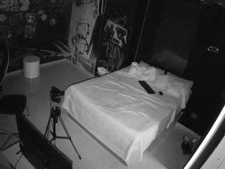 voyeurcam-casa-salsa-disturbed