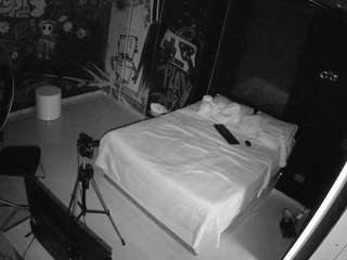 voyeurcam-casa-salsa-disturbed