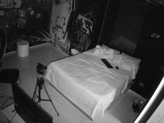 voyeurcam-casa-salsa-disturbed camsoda