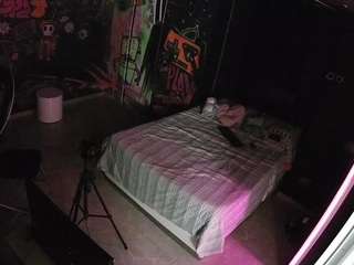 voyeurcam-casa-salsa-disturbed camsoda