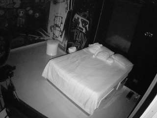 voyeurcam-casa-salsa-disturbed