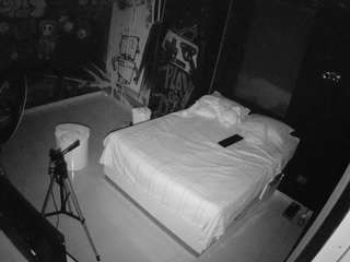 voyeurcam-casa-salsa-disturbed