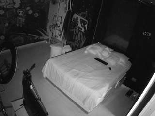 voyeurcam-casa-salsa-disturbed