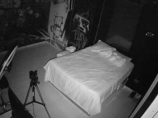 voyeurcam-casa-salsa-disturbed