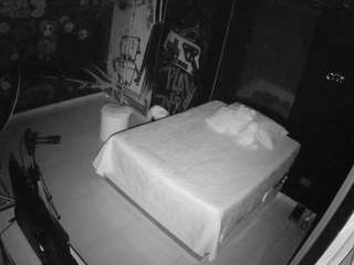 voyeurcam-casa-salsa-disturbed webcam model