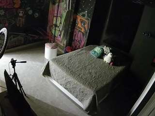 voyeurcam-casa-salsa-disturbed