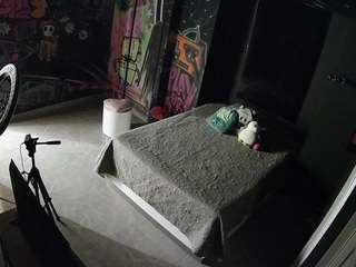 voyeurcam-casa-salsa-disturbed