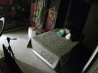 voyeurcam-casa-salsa-disturbed