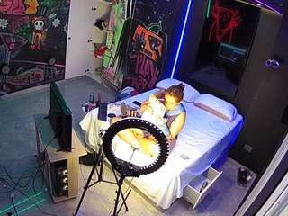 voyeurcam-casa-salsa-disturbed Live Webcam on CamSoda