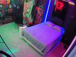 voyeurcam-casa-salsa-disturbed