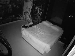 voyeurcam-casa-salsa-disturbed webcam model