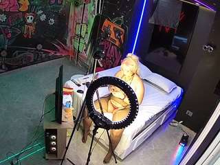 voyeurcam-casa-salsa-disturbed