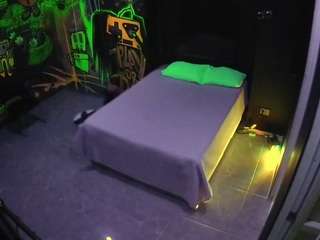 voyeurcam-casa-salsa-disturbed