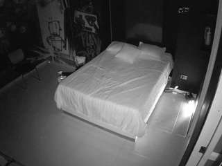 voyeurcam-casa-salsa-disturbed