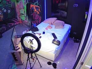 voyeurcam-casa-salsa-disturbed